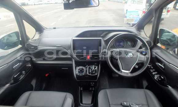 কেনা ব্যবহৃত Toyota Esquire Black গাড়ী মধ্যে ঢাকা মধ্যে Dhaka কেনা ব্যবহৃত Toyota Esquire Black গাড়ী মধ্যে ঢাকা মধ্যে Dhaka