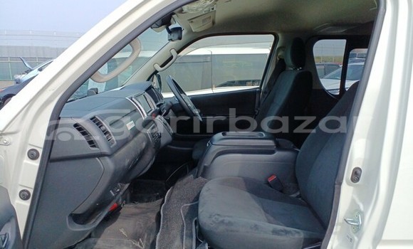 Buy Import 2019 Toyota Hiace in Dhaka, Dhaka Buy Import 2019 Toyota Hiace in Dhaka, Dhaka