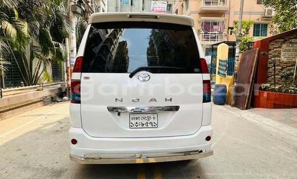 Buy Used 2005 Toyota Noah in Dhaka, Dhaka Buy Used 2005 Toyota Noah in Dhaka, Dhaka