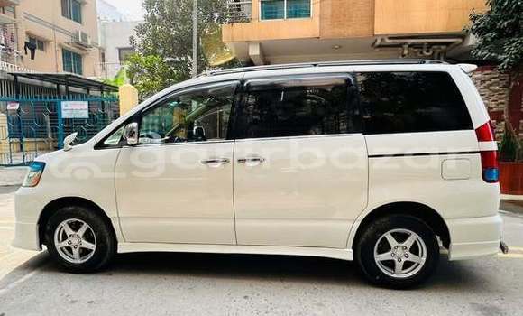 Buy Used 2005 Toyota Noah in Dhaka, Dhaka Buy Used 2005 Toyota Noah in Dhaka, Dhaka