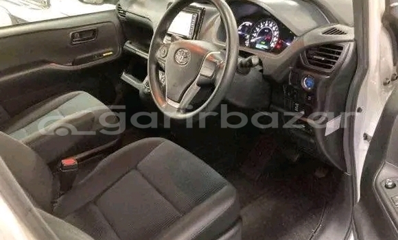 Buy Used Toyota Noah 2004 in Bajitpur, Kishorganj Buy Used Toyota Noah 2004 in Bajitpur, Kishorganj