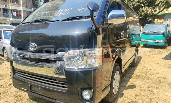 Buy Used Toyota Hiace dx 3.0 silver 2019 in Bandarban, Bandarban Buy Used Toyota Hiace dx 3.0 silver 2019 in Bandarban, Bandarban