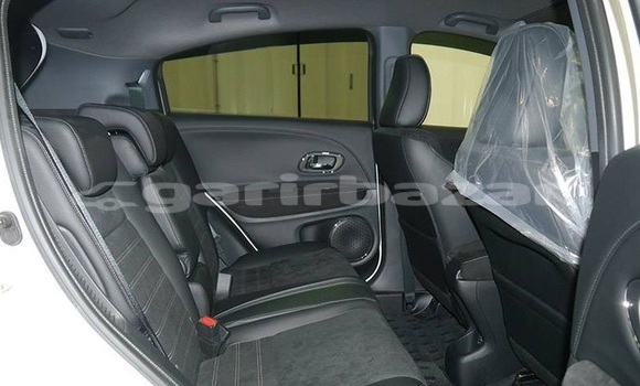 কেনা আমদানি Honda Vezel White গাড়ী মধ্যে ঢাকা মধ্যে Dhaka কেনা আমদানি Honda Vezel White গাড়ী মধ্যে ঢাকা মধ্যে Dhaka