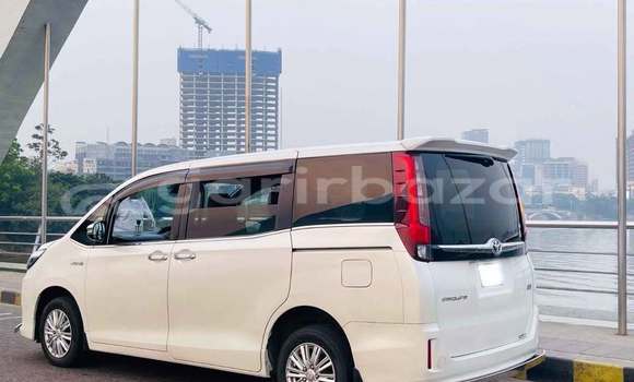 কেনা ব্যবহৃত Toyota Esquire White গাড়ী মধ্যে ঢাকা মধ্যে Dhaka কেনা ব্যবহৃত Toyota Esquire White গাড়ী মধ্যে ঢাকা মধ্যে Dhaka