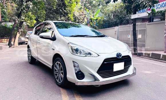 কেনা ব্যবহৃত Toyota Aqua White গাড়ী মধ্যে ঢাকা মধ্যে Dhaka কেনা ব্যবহৃত Toyota Aqua White গাড়ী মধ্যে ঢাকা মধ্যে Dhaka