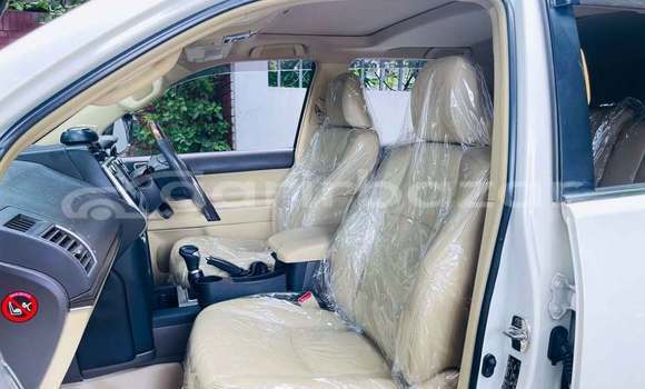 কেনা ব্যবহৃত Toyota Land cruiser prado White গাড়ী মধ্যে ঢাকা মধ্যে Dhaka কেনা ব্যবহৃত Toyota Land cruiser prado White গাড়ী মধ্যে ঢাকা মধ্যে Dhaka