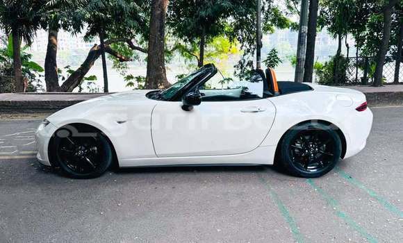 কেনা ব্যবহৃত Mazda Roadster White গাড়ী মধ্যে ঢাকা মধ্যে Dhaka কেনা ব্যবহৃত Mazda Roadster White গাড়ী মধ্যে ঢাকা মধ্যে Dhaka