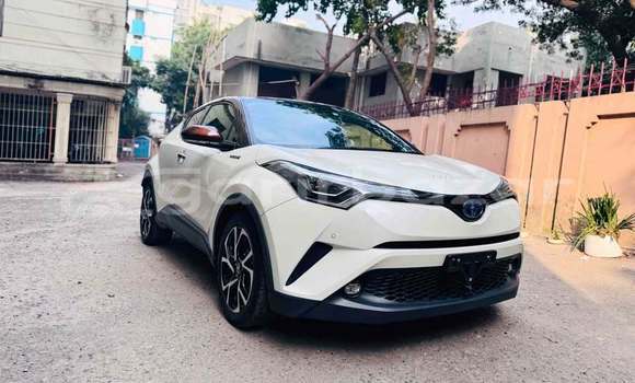 কেনা ব্যবহৃত Toyota C-HR White গাড়ী মধ্যে ঢাকা মধ্যে Dhaka কেনা ব্যবহৃত Toyota C-HR White গাড়ী মধ্যে ঢাকা মধ্যে Dhaka