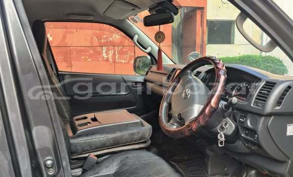 Buy Used 2018 Toyota Hiace in Dhaka, Dhaka Buy Used 2018 Toyota Hiace in Dhaka, Dhaka