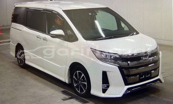 Buy Used 2020 Toyota Noah in Dhaka, Dhaka Buy Used 2020 Toyota Noah in Dhaka, Dhaka