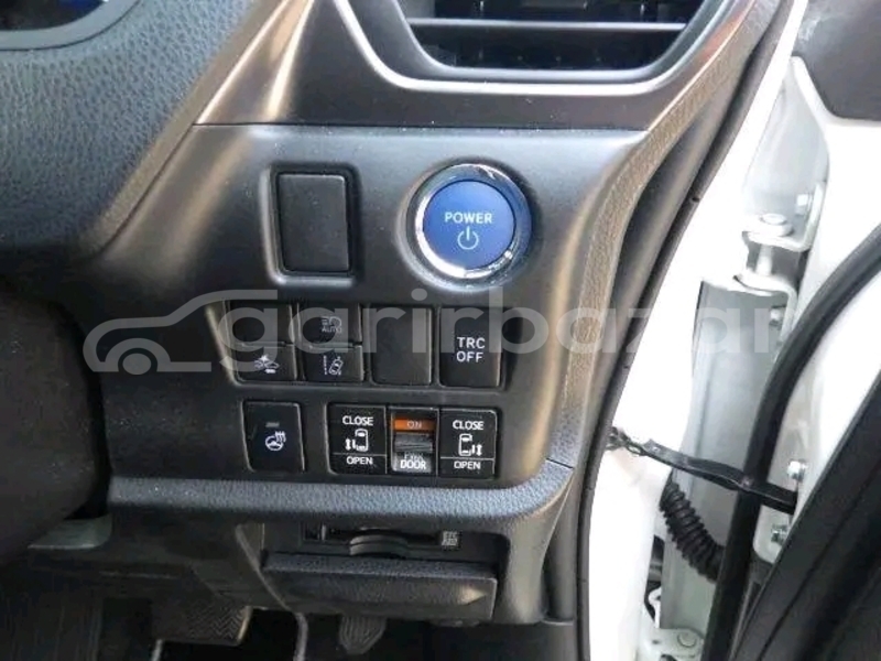 Big with watermark toyota esquire g kishorganj bajitpur 48003