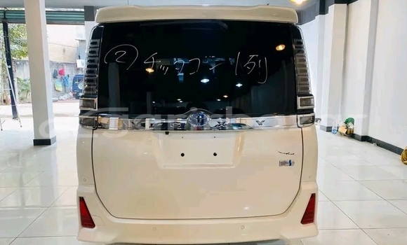 Buy Used Toyota Voxy hybrid v 2019 in Bajitpur, Kishorganj Buy Used Toyota Voxy hybrid v 2019 in Bajitpur, Kishorganj