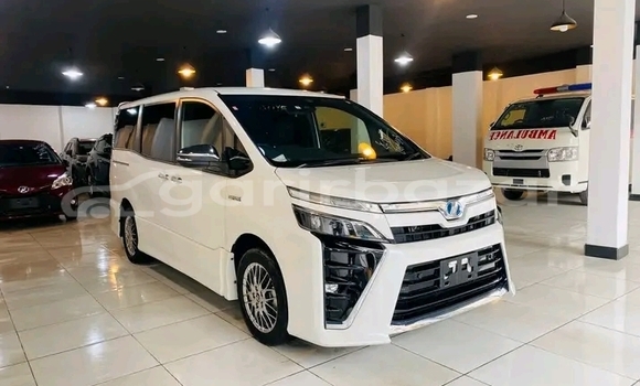 Buy Used Toyota Voxy hybrid v 2019 in Bajitpur, Kishorganj Buy Used Toyota Voxy hybrid v 2019 in Bajitpur, Kishorganj