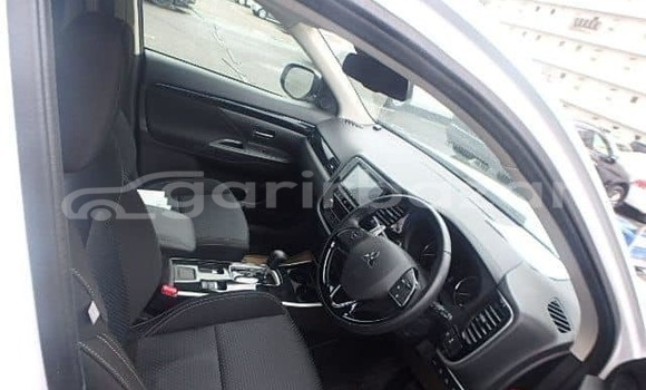 Buy Used 2018 Mitsubishi Outlandar in Dhaka, Dhaka Buy Used 2018 Mitsubishi Outlandar in Dhaka, Dhaka