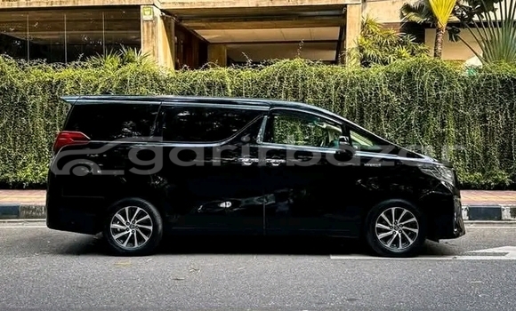 Buy Used Toyota Alphard executive loungh 2019 in Bajitpur, Kishorganj Buy Used Toyota Alphard executive loungh 2019 in Bajitpur, Kishorganj