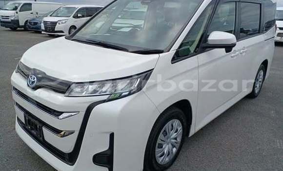 Buy Used 2022 Toyota Noah in Dhaka, Dhaka Buy Used 2022 Toyota Noah in Dhaka, Dhaka