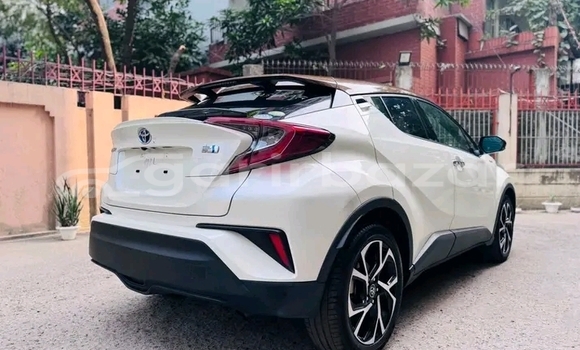 Buy Used Toyota C-hr g led 2 tone 2019 in Dhaka, Dhaka Buy Used Toyota C-hr g led 2 tone 2019 in Dhaka, Dhaka