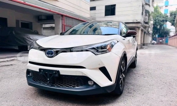 Buy Used Toyota C-hr g led 2 tone 2019 in Dhaka, Dhaka Buy Used Toyota C-hr g led 2 tone 2019 in Dhaka, Dhaka