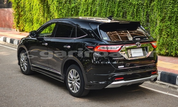 Buy Used 2017 Toyota Harrier in Dhaka, Dhaka Buy Used 2017 Toyota Harrier in Dhaka, Dhaka