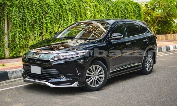 Buy Used 2017 Toyota Harrier in Dhaka, Dhaka Buy Used 2017 Toyota Harrier in Dhaka, Dhaka