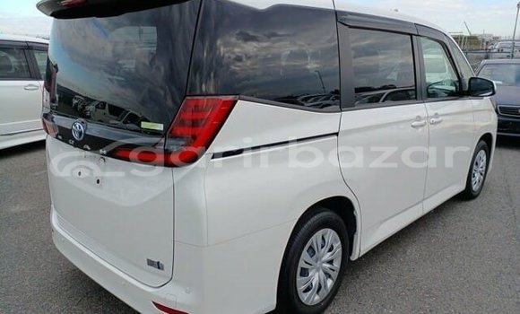 Buy Used 2022 Toyota Noah in Dhaka, Dhaka Buy Used 2022 Toyota Noah in Dhaka, Dhaka