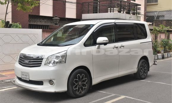 কেনা ব্যবহৃত Toyota Noah White গাড়ী মধ্যে ঢাকা মধ্যে Dhaka কেনা ব্যবহৃত Toyota Noah White গাড়ী মধ্যে ঢাকা মধ্যে Dhaka