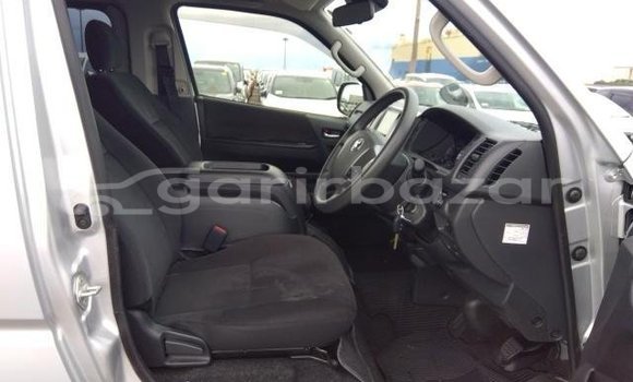 Buy Used 2019 Toyota Hiace in Dhaka, Dhaka Buy Used 2019 Toyota Hiace in Dhaka, Dhaka