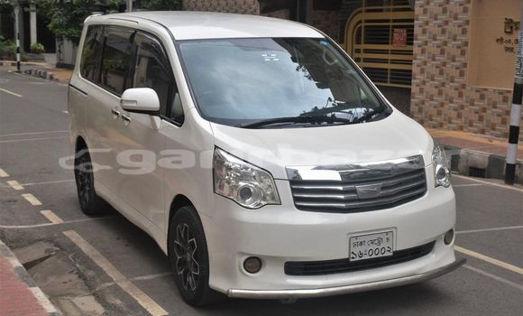 কেনা ব্যবহৃত Toyota Noah White গাড়ী মধ্যে ঢাকা মধ্যে Dhaka কেনা ব্যবহৃত Toyota Noah White গাড়ী মধ্যে ঢাকা মধ্যে Dhaka
