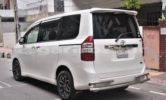 কেনা ব্যবহৃত Toyota Noah White গাড়ী মধ্যে ঢাকা মধ্যে Dhaka কেনা ব্যবহৃত Toyota Noah White গাড়ী মধ্যে ঢাকা মধ্যে Dhaka