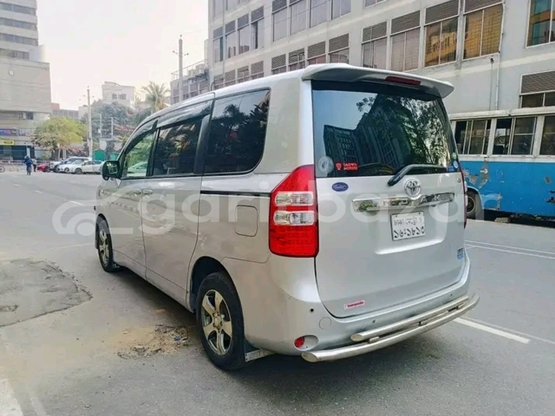 Big with watermark toyota noah hybrid dhaka dhaka 48107