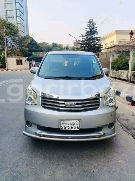 Big with watermark toyota noah hybrid dhaka dhaka 48107
