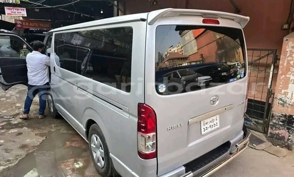 Buy Used Toyota Hiace in Dhaka, Dhaka Buy Used Toyota Hiace in Dhaka, Dhaka