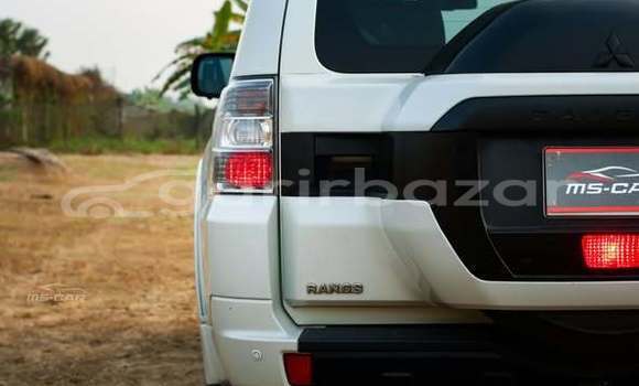 Buy Used 2021 Mitsubishi pajero in Dhaka, Dhaka Buy Used 2021 Mitsubishi pajero in Dhaka, Dhaka
