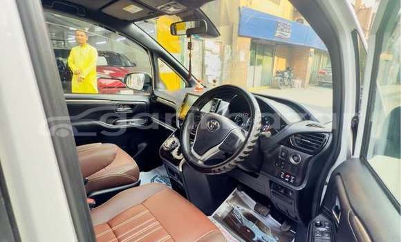 Buy Used 2016 Toyota Esquire in Dhaka, Dhaka Buy Used 2016 Toyota Esquire in Dhaka, Dhaka