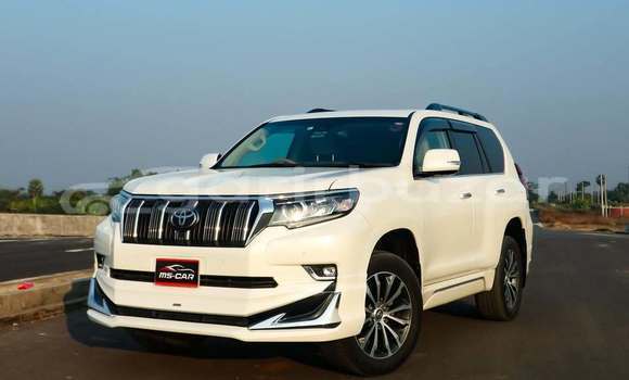 Buy Used 2021 Toyota Land Cruiser in Dhaka, Dhaka Buy Used 2021 Toyota Land Cruiser in Dhaka, Dhaka