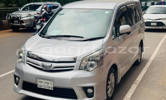 Buy Used 2011 Toyota Noah in Dhaka, Dhaka Buy Used 2011 Toyota Noah in Dhaka, Dhaka