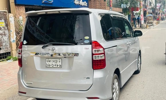 Buy Used 2011 Toyota Noah in Dhaka, Dhaka Buy Used 2011 Toyota Noah in Dhaka, Dhaka
