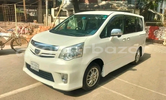 Buy Used Toyota Noah in Bajitpur, Kishorganj Buy Used Toyota Noah in Bajitpur, Kishorganj