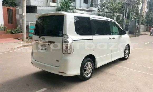 Buy Used Toyota Noah in Bajitpur, Kishorganj Buy Used Toyota Noah in Bajitpur, Kishorganj