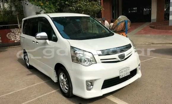 Buy Used Toyota Noah in Bajitpur, Kishorganj Buy Used Toyota Noah in Bajitpur, Kishorganj