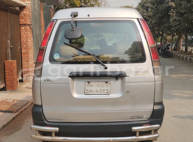 Big with watermark toyota noah 2006 dhaka dhaka 48208