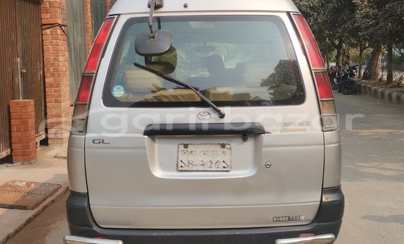 কেনা ব্যবহৃত Toyota Noah . 2006 Silver গাড়ী মধ্যে ঢাকা মধ্যে Dhaka কেনা ব্যবহৃত Toyota Noah . 2006 Silver গাড়ী মধ্যে ঢাকা মধ্যে Dhaka