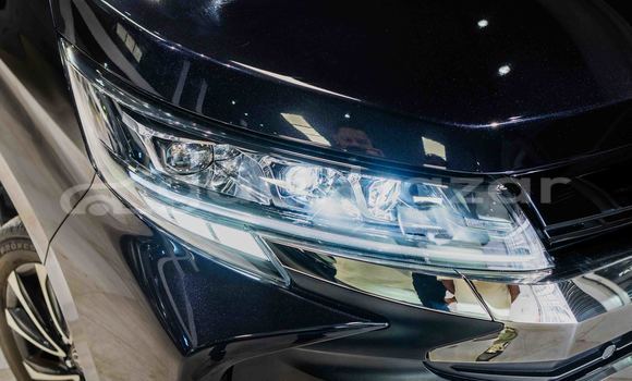 Buy Import 2022 Toyota Noah sz package hybrid 2022 in Dhaka, Dhaka Buy Import 2022 Toyota Noah sz package hybrid 2022 in Dhaka, Dhaka