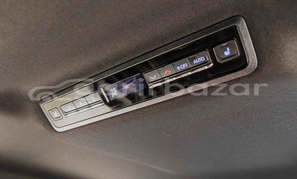Buy Import 2022 Toyota Noah sz package hybrid 2022 in Dhaka, Dhaka Buy Import 2022 Toyota Noah sz package hybrid 2022 in Dhaka, Dhaka
