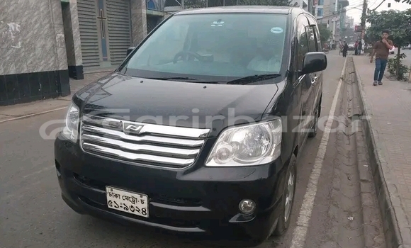 Buy Used Toyota Noah non hybrid 2018 in Baniachang, Habiganj Buy Used Toyota Noah non hybrid 2018 in Baniachang, Habiganj