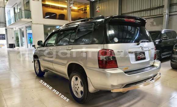 Buy Used 2003 Toyota Kluger in Dhaka, Dhaka Buy Used 2003 Toyota Kluger in Dhaka, Dhaka