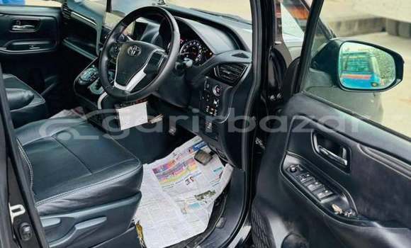 Buy Used 2016 Toyota Noah in Dhaka, Dhaka Buy Used 2016 Toyota Noah in Dhaka, Dhaka