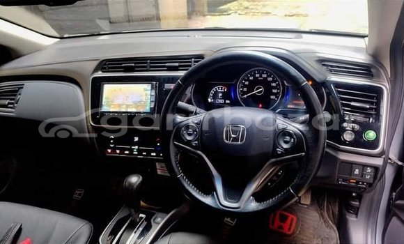 Buy Used 2017 Honda Grace in Dhaka, Dhaka Buy Used 2017 Honda Grace in Dhaka, Dhaka