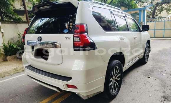 Buy Used 2018 Toyota land cruiser-prado in Dhaka, Dhaka Buy Used 2018 Toyota land cruiser-prado in Dhaka, Dhaka