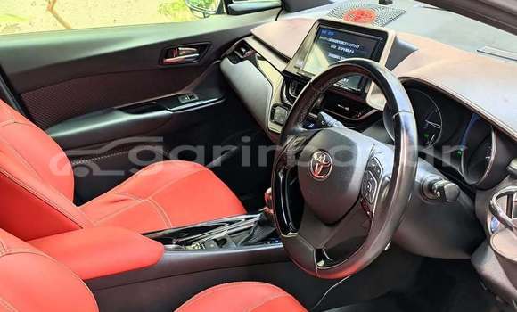 Buy Used 2017 Toyota C-HR in Dhaka, Dhaka Buy Used 2017 Toyota C-HR in Dhaka, Dhaka